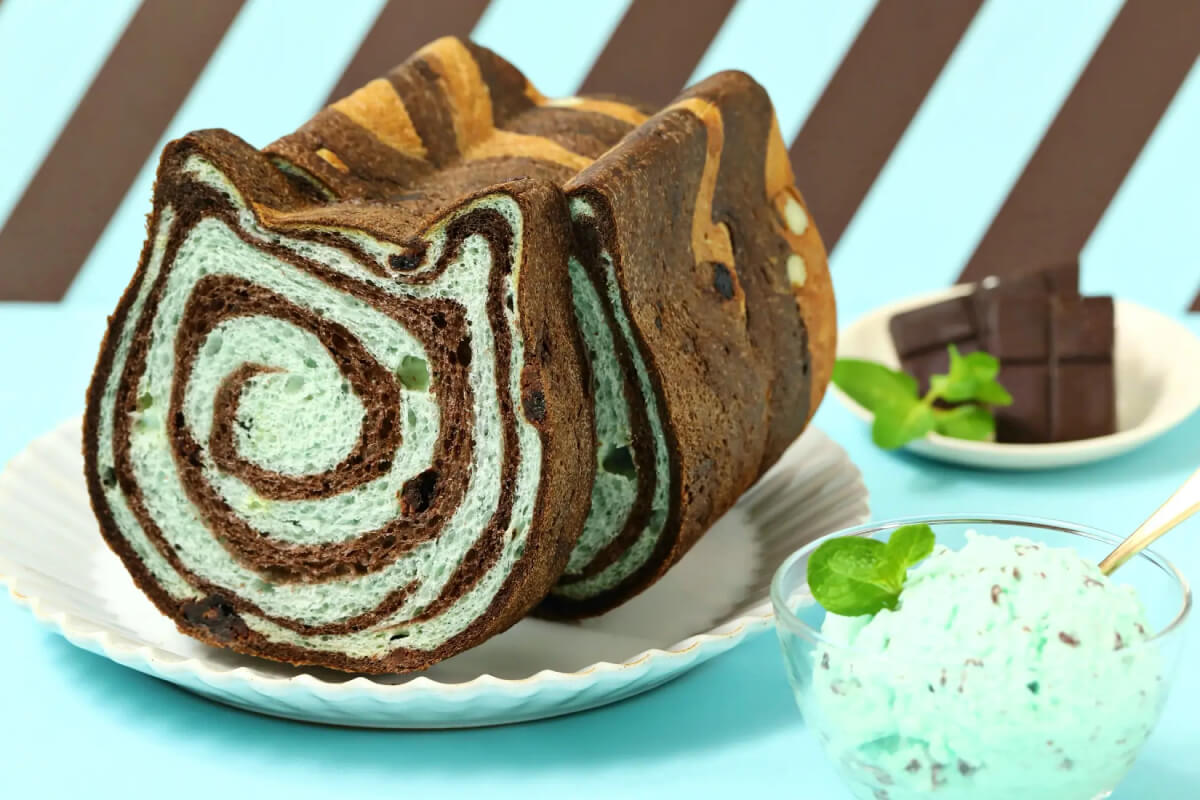 初夏限定の爽快スイーツ登場、ねこねこ食パンのチョコミント味